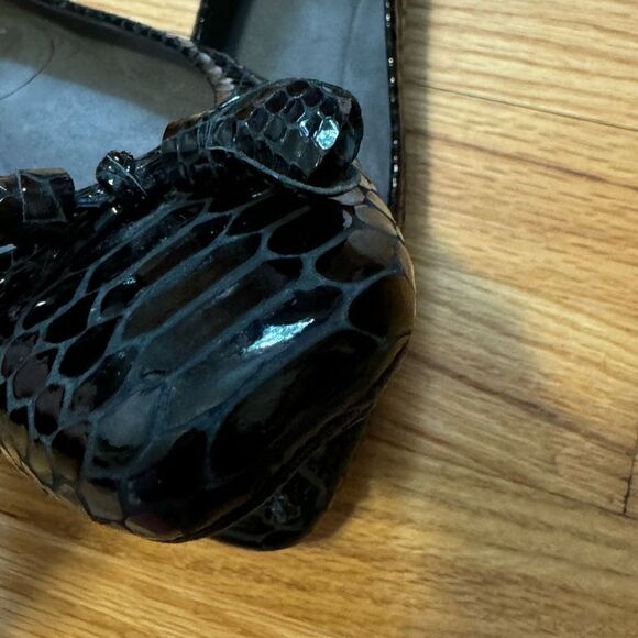 Stuart Weitzman Snakeskin Patent Leather Bow Tassel Flats 7.5 - Picture 9 of 9